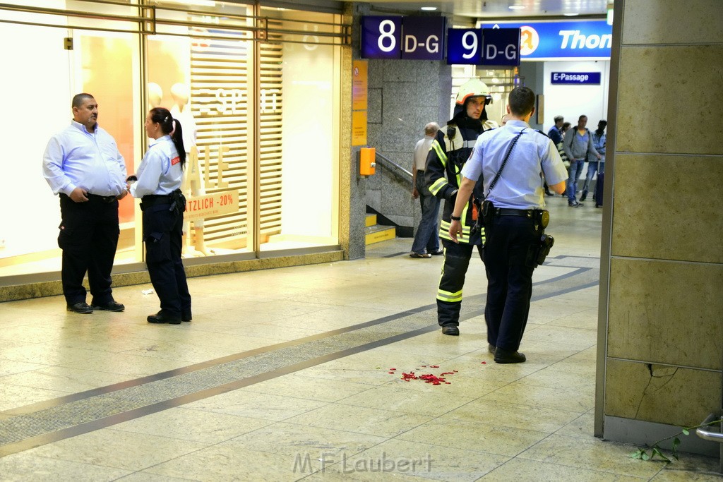 Messerstecherei Koeln Koelner Hauptbahnhof P11.JPG - Miklos Laubert